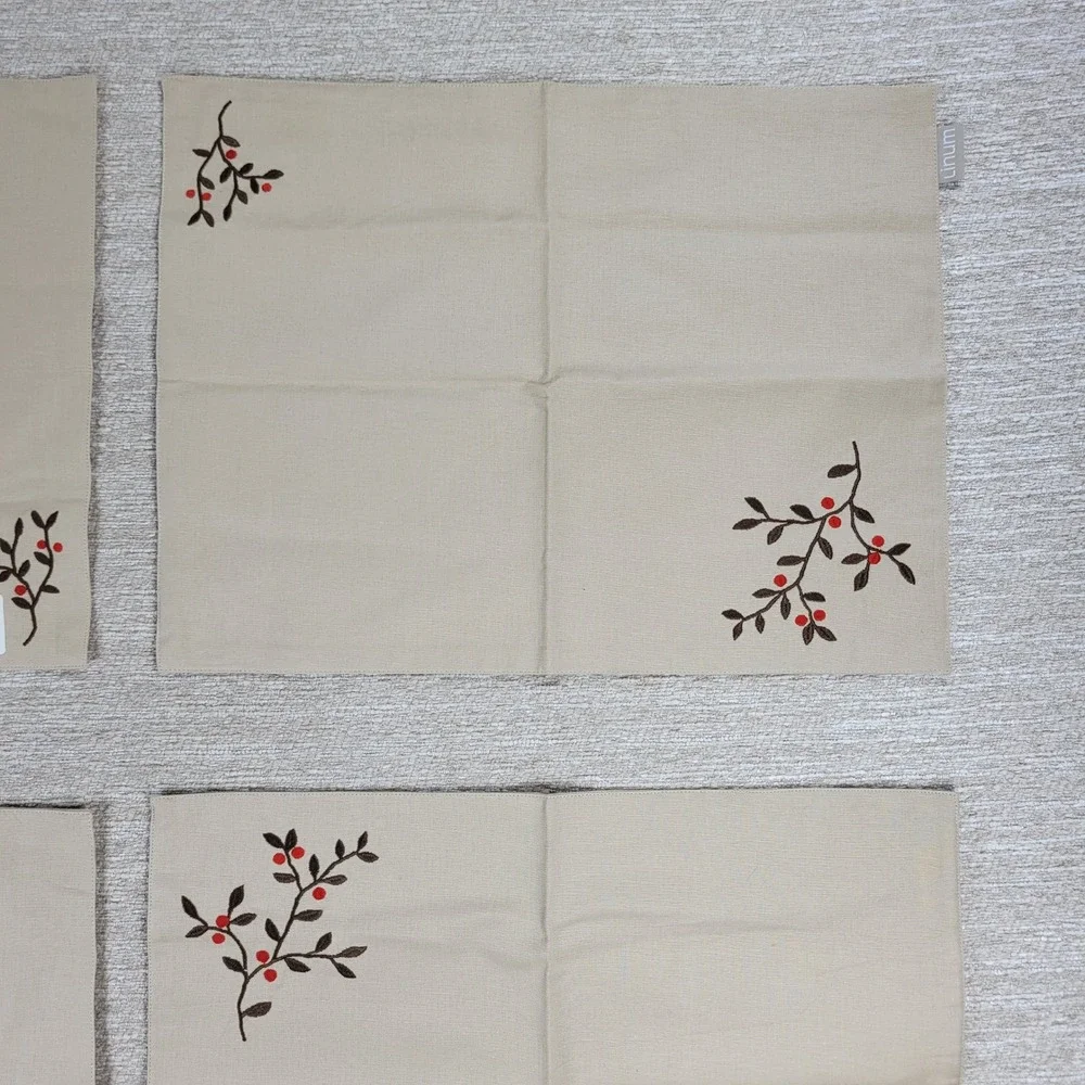 Linum Katarina Brieditis Mistel Placemats Set of 4 Beige Embroidered Christmas